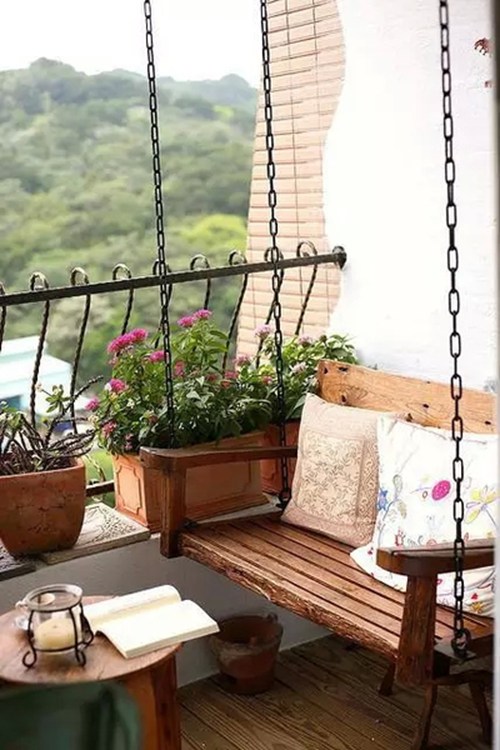 【家居建材】阳台，深圳平湖装修公司是怎么装修成花园的？
